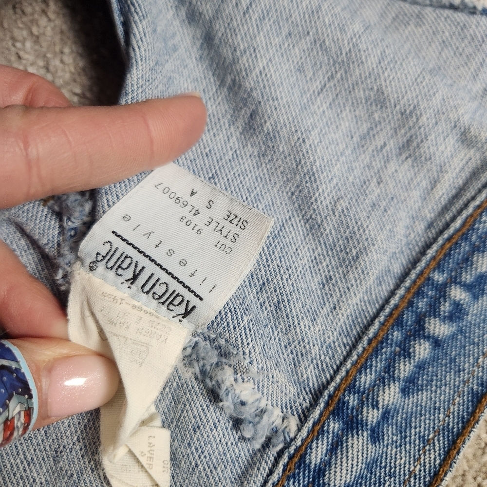 VTG 90s Cropped Denim Jean Vest With  Gem Button Detailing Size S Fits Medium - Picture 9 of 10